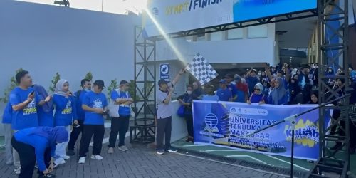 Fun Walk UT Makassar Libatkan Siswa SMA, Sekaligus Promosi ke Calon Mahasiswa