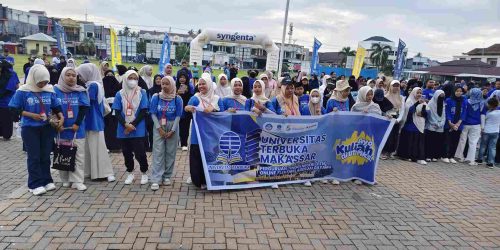 Jalan Sehat “Anti Mager” Universitas Terbuka Meriah di Lapangan Kecamatan Tomoni