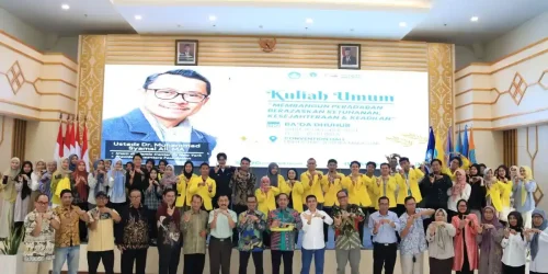 Imam New York Tegaskan Pentingnya Nilai Ketuhanan Membangun Peradaban di Kuliah Umum UT Makassar