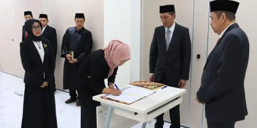 Pelantikan Pejabat Baru di Lingkup UT Makassar