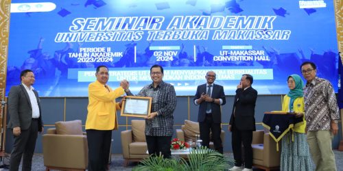 Seminar Akademik UT Makassar: Pendidikan Jarak Jauh, Solusi Ekonomis dan Tanpa Batasan