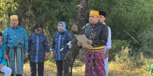 UT MAKASSAR SEMARAKKAN HUT KE-81 RI DENGAN UPACARA BERNUANSA BUDAYA