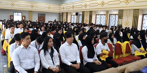 1.619 Mahasiswa Baru UT Makassar Dibekali Kiat Sukses Kuliah Jarak Jauh Lewat OSMB dan PKBJJ